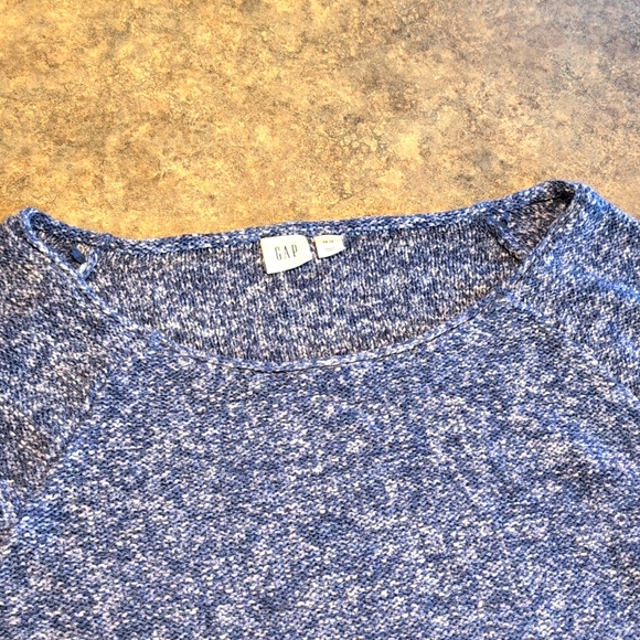 Gap Sweater - Picture 2 of 7